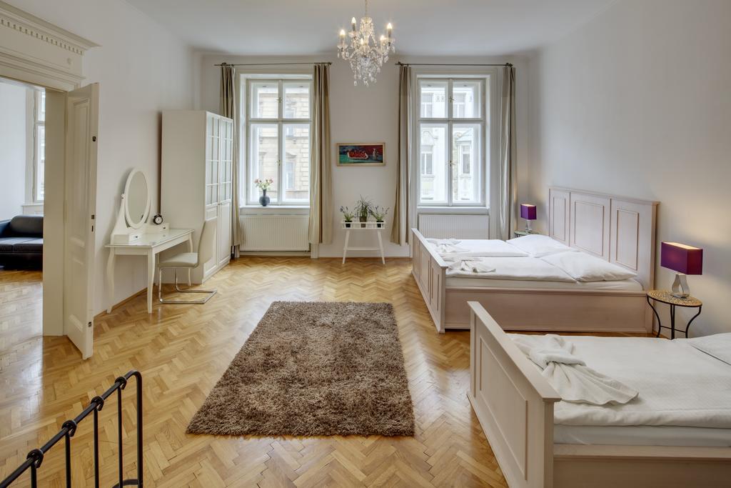 Charles Bridge Premium Residence Prague Room photo