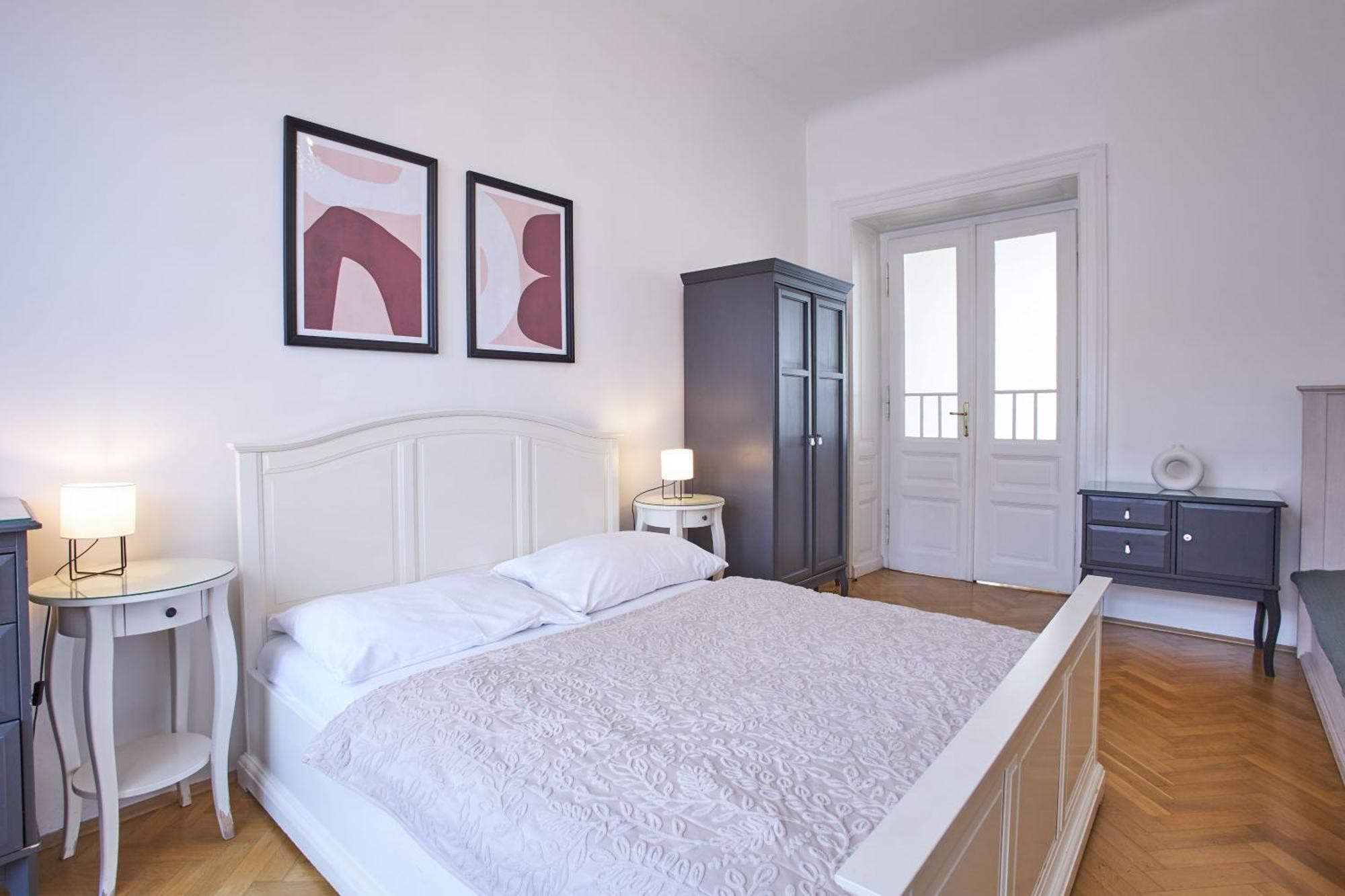 Charles Bridge Premium Residence Prague Exterior photo