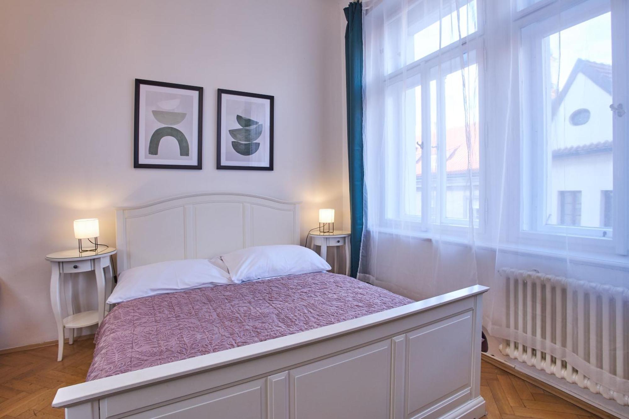 Charles Bridge Premium Residence Prague Exterior photo